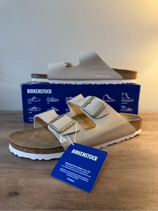 Birkenstock Shoes - Birkenstock Arizona High Shine in Sand
